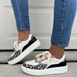 Leather tennis for women.